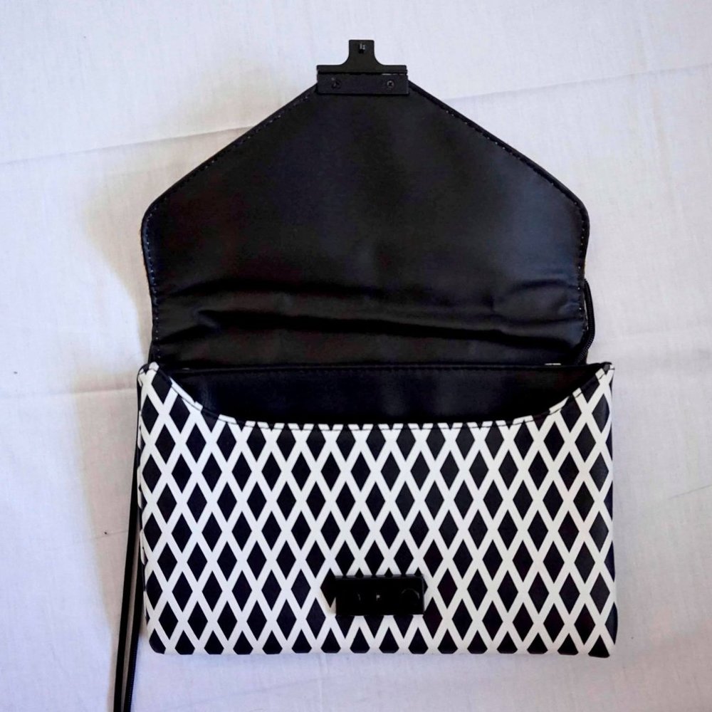 $90 WITCHERY black/white RATTAN CLUTCH snake chain shoulder CROSS-BODY handbag ♡ - Picture 5 of 10